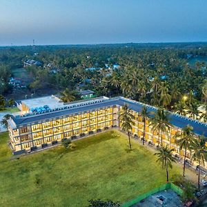 The Village Resort Ngwesaung Exterior photo