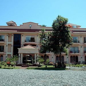 Chateau Del Mar Davao Exterior photo