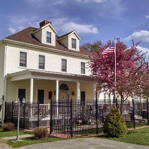 Andor Wenneson Historic Inn Peterson Exterior photo