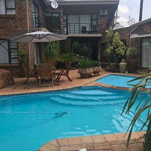 Francor Guesthouse Pretoria Exterior photo