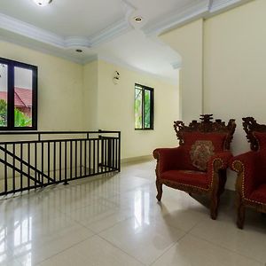 Reddoorz @ Malalayang 2 Manado Hotel Exterior photo