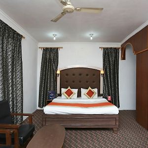 Oyo Rooms 032 Near Four Seasons Resort Srinagar  Exterior photo