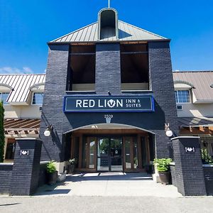 Red Lion Inn & Suites Abbotsford Exterior photo