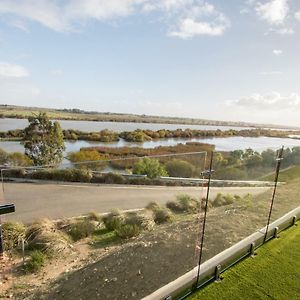 'Serenity' And Sweeping Murray River Views Tailem Bend Exterior photo