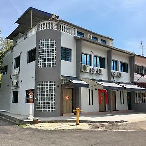 Ibook6 Deluxe Family Suite For 4 By Ibook Homestay Tanjung Tokong Exterior photo