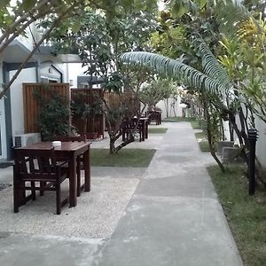 Sanalae Apartments Honiara Exterior photo
