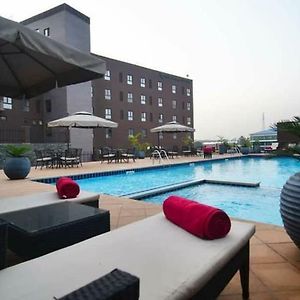 Oak Plaza Suites Kumasi Exterior photo