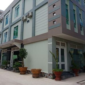 Khach San Truong Thinh Hotel Ben Tre Exterior photo