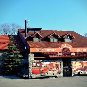 Restaurace A Penzion Lutena Dolni Lutyne Exterior photo