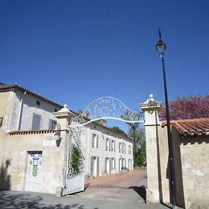 Le Clos De La Garenne Maison D'Hotes Puyravault  Exterior photo