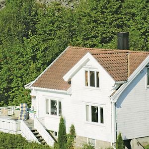 4 Bedroom Beautiful Home In Lindesnes Homme Exterior photo
