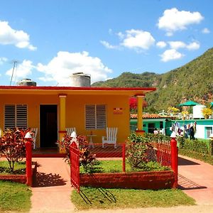 Casa Orlando Y Juana Hotel Vinales Exterior photo