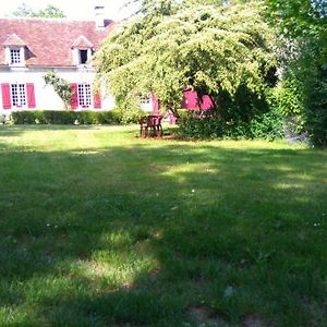 Le Vol Du Papillon Hotel Treigny Exterior photo