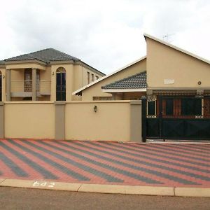 Koiketla Guesthouse Pretoria Exterior photo