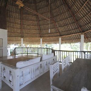 Kola Beach Resort Malindi Exterior photo