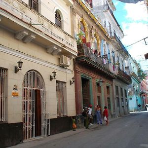 Hostal Rini Y Sobrino Havana Exterior photo