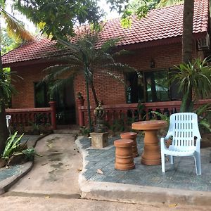 L'Elephant Blanc Resort Phnom Penh Exterior photo