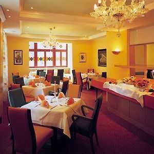Hotel Am Kurpark Schonebeck  Restaurant photo