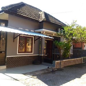 Herry Home Stay_Jogja Yogyakarta Exterior photo