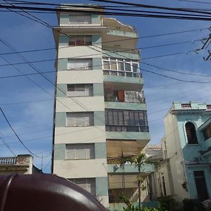Casa Delvis Apartment Havana Exterior photo