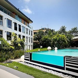 Red Mango Hotel And Apartments Sekondi-Takoradi Exterior photo