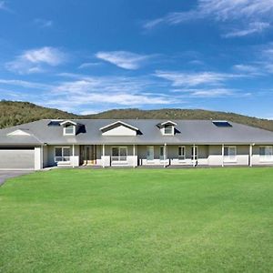 On Keppies - Bnb - Family Farm & Wedding Guest Accommodation Paterson Nsw Exterior photo