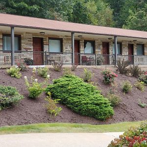 Jefferson Hills Motel Clairton Exterior photo