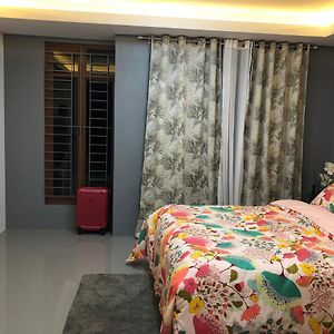 *3Br/*3Bath Fully Furnished Town House - Bicol Apartment Naga  Exterior photo