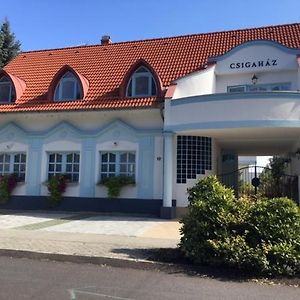 Csigahaz Panzio Hotel Gyula Exterior photo