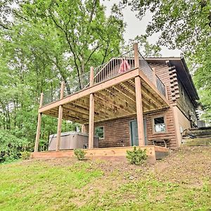 Cozy Amish Country Cabin On Shipshewana Lake! Exterior photo