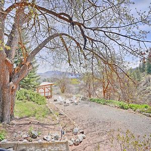 Historic Twisp Cottage - Mountain And River View! Exterior photo