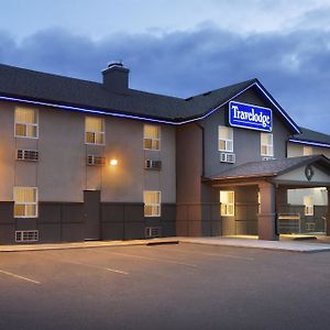 Travelodge By Wyndham Kindersley Exterior photo