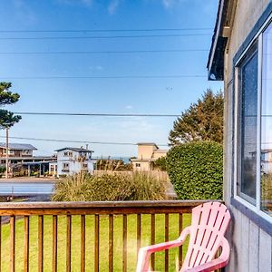 Hats House Coos Bay Exterior photo