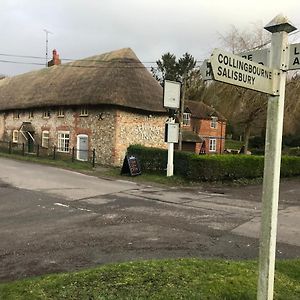 The Shears Inn Marlborough Exterior photo