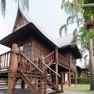 Capital O 805 Suan Palm Farm Nok Resort Chachoengsao Exterior photo