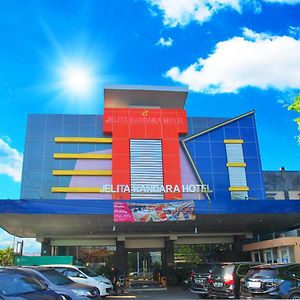 Jelita Bandara Hotel Banjarbaru Exterior photo