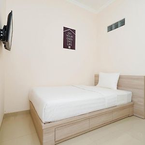 Oyo Life 3273 Kanaan Residence Semarang Exterior photo