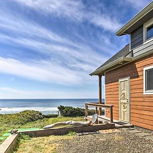 Oceanfront Cottage With Deck And Secluded Beach Access! Yachats Exterior photo