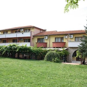 Turistićesci Complex " Stranga " Hotel Sredets Exterior photo