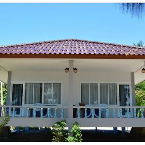 Sangjun On Beach Resort Bang Saphan Exterior photo