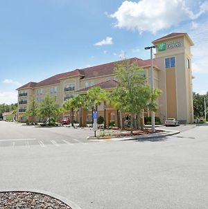 Holiday Inn Express Tampa N I-75 - University Area Exterior photo