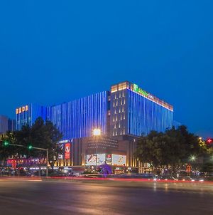 Holiday Inn Express Qingdao Chengyang Central, An Ihg Hotel Exterior photo