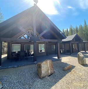 Timber Lodge Valemount Exterior photo