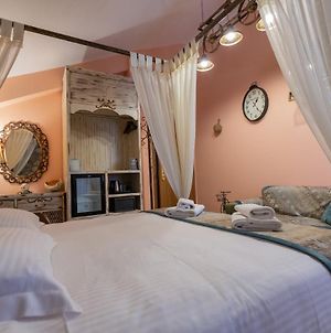 Maria'S Boutique Rooms Corinth Room photo