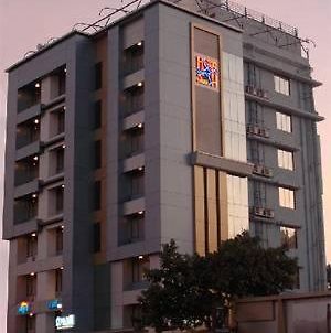Hotel Sampoorna Mumbai Exterior photo