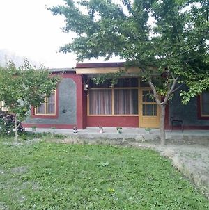 Guest House De Grand Imperial Karimabad  Exterior photo