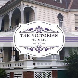The Victorian On Main Bed & Breakfast Fairfield Exterior photo