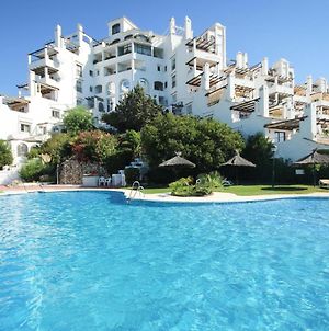 Awesome Apartment In Calahonda With 2 Bedrooms, Outdoor Swimming Pool And Swimming Pool La Cala De Mijas Exterior photo