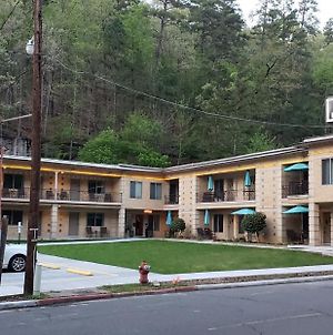 The Happy Hollow Hotel Hot Springs Exterior photo