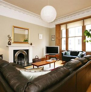 297 - Charming, Spacious 2 Bedroom Apartment In The Center Of Edinburgh'S Old Town Exterior photo